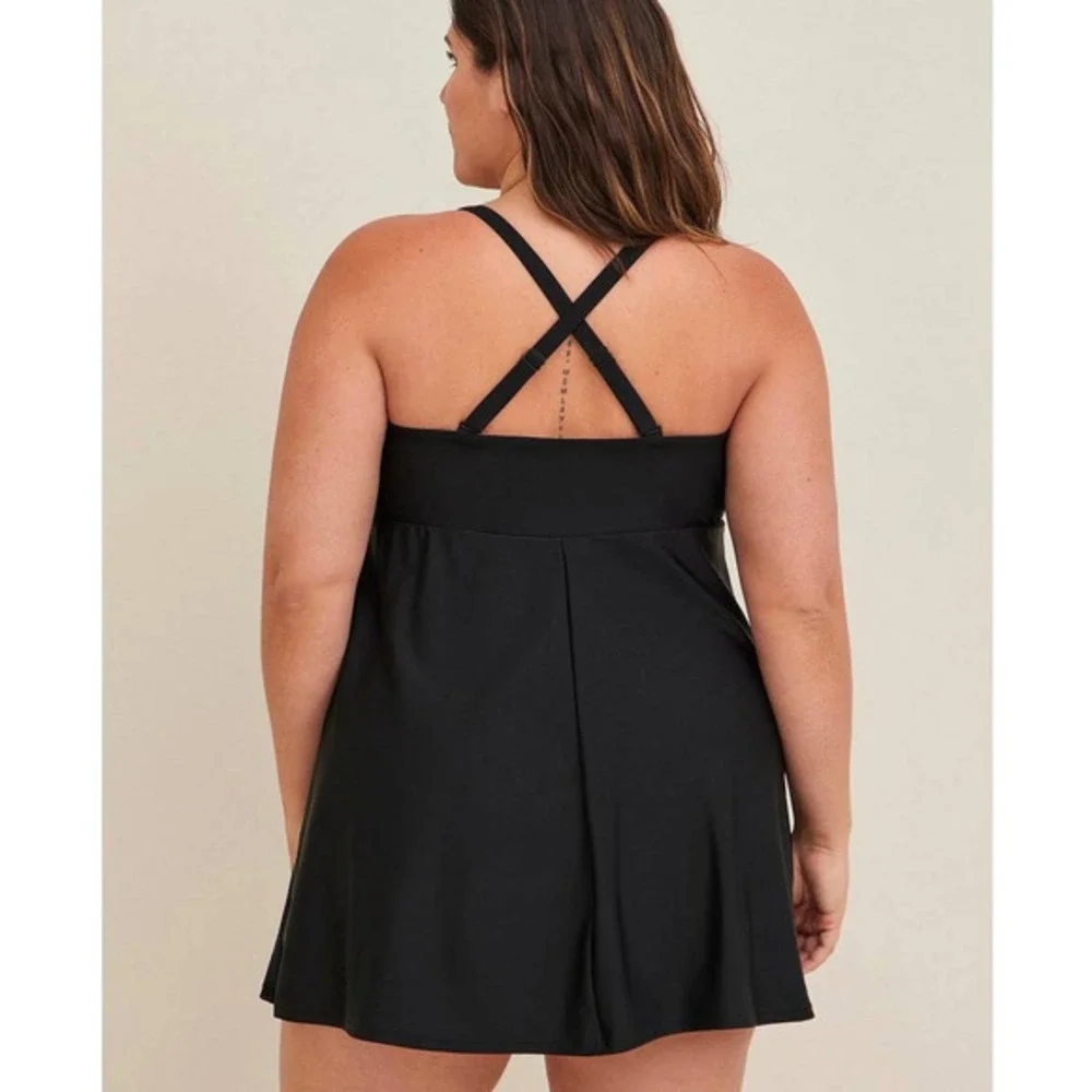 New Torrid 1 (1X 14/16) Black Wireless Mid Length Swim Dress‎ w/Built in Briefs